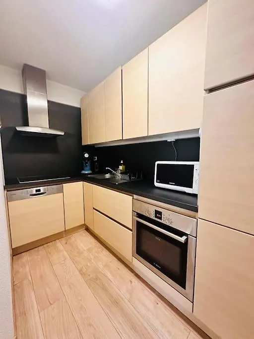 Appartement Douillet Et Confortable Caluire-et-Cuire Apartman